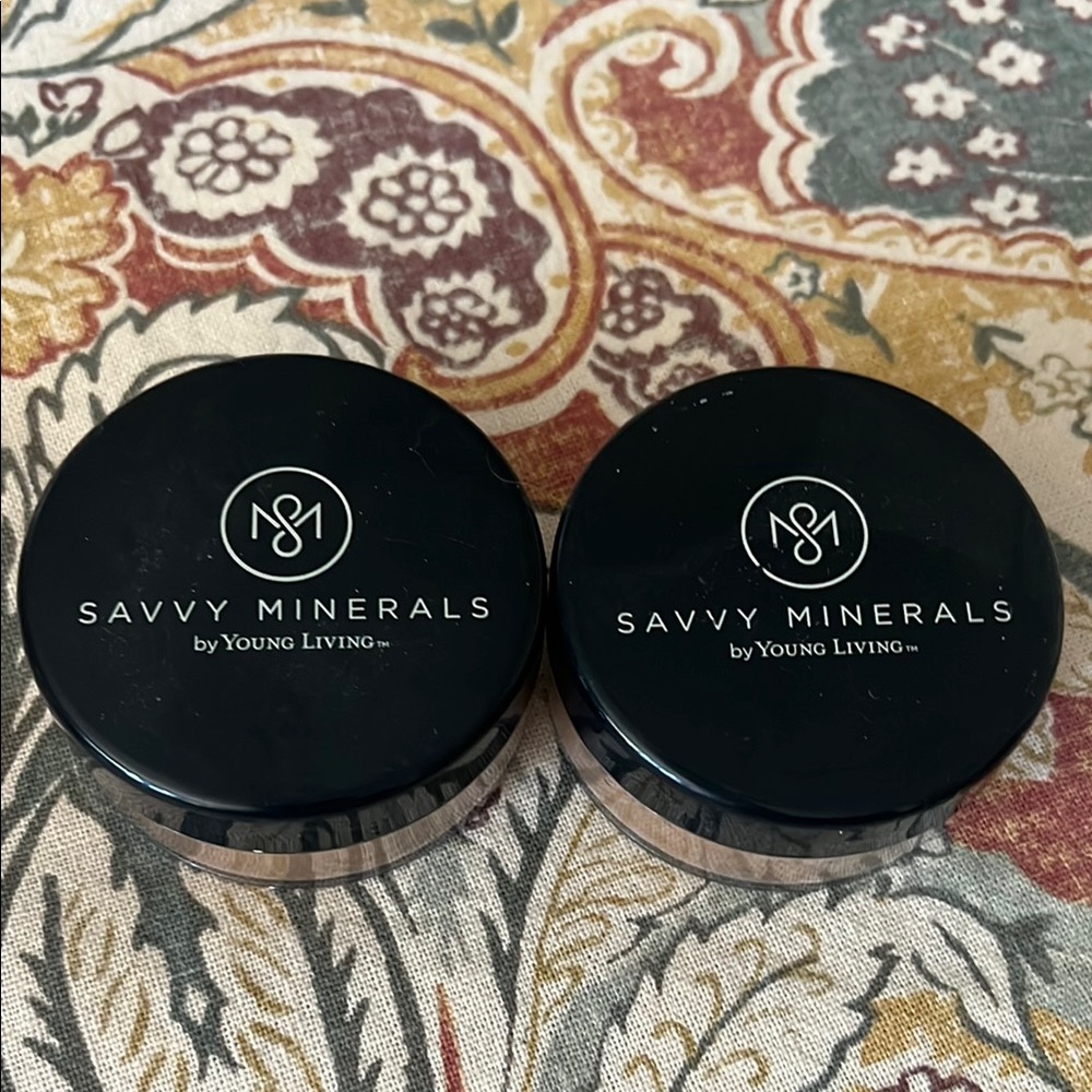 Young Living Savvy Minerals Makeup Dark #3 foundation powder